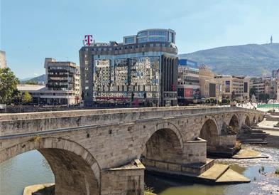 Камениот мост добива нов сјај – започнаа активностите за архитектонско и декоративно осветлување