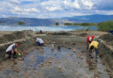 Продолжуваат истражувањата на праисториската наколна населба во Дојран 