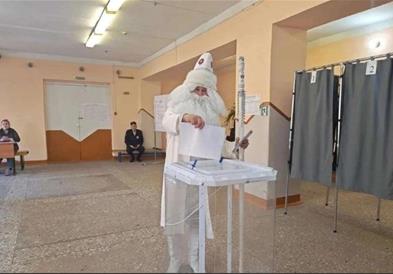 Дедо Мраз гласаше на изборите за Руската дума