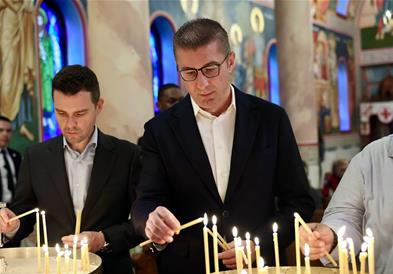 Мицкоски на литургија во црквата „Св. Кирил и Методиј“ во Њу Џерси и средба со македонска заедница.