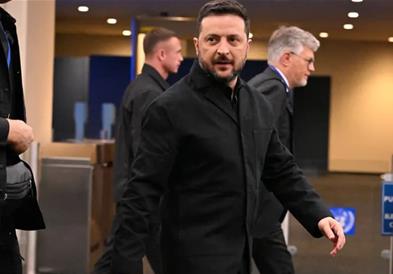 Руски новинар го праша Зеленски кога ќе дојде во Москва- одговорот е хит (ВИДЕО)