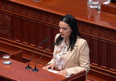 Златеска: Владата активно се справува со предизвиците од светската криза