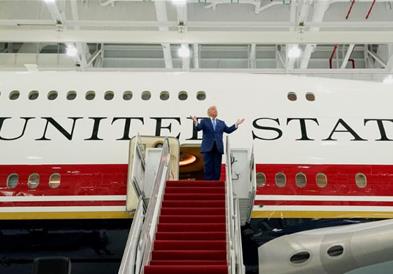 Продолжува војната на Трамп со медиумите: Блокиран пристапот на Си-Ен-Ен до претседателскиот авион