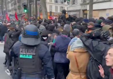 Видео: Хаос во Франција повредени повеќе од 600 лица
