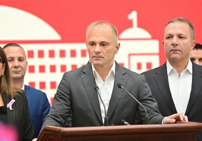 Филипче со тешки навреди кон Мицкоски: Па може ли таков идиот да е човекот комплетен?