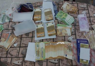 Епилог од разбиената криминална група во Прилеп: Пронајдени околу 130 илјади евра готовина, запленети луксузни масерати и ленд ровери