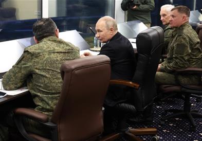 Нов потег на Путин: Русите вежбаат со Кинезите, пристигна нуклеарно предупредување