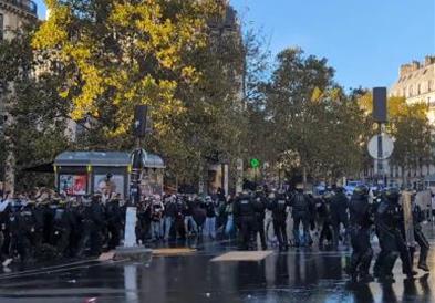 Меланшон; „Бастилја повторно освоена“ по големиот студентски митинг во Париз