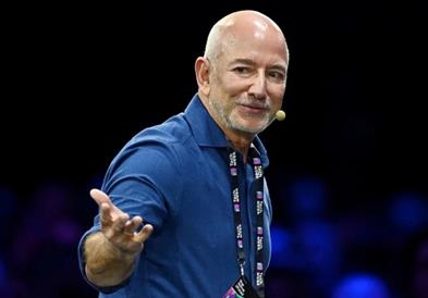 Безос: „Можеме да стигнеме до Месечината за три дена“