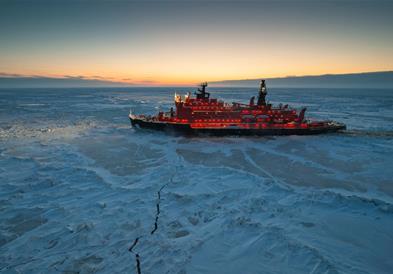 Русија купува танкери за течен природен гас (LNG) способни да пловат по мориња покриени со мраз