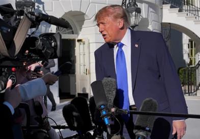 Трамп фатен во лага, па ја нападна новинарката: Ти си глупава и работиш за CNN (ВИДЕО)