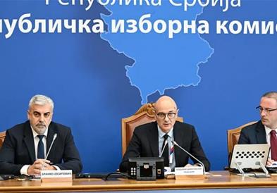 До 12 часот гласале 35,1 процент од гласачите во Србија 