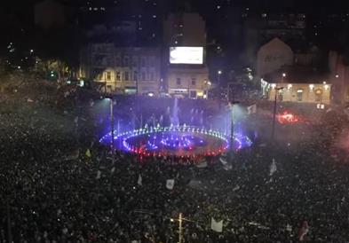 Изборната победа се слави и вечерва на плоштадот Славија во Белград