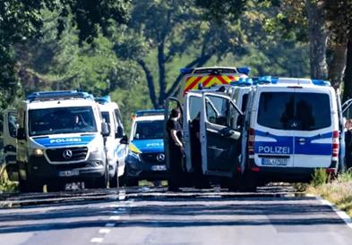 Автомобил влета во група луѓе во Германија 