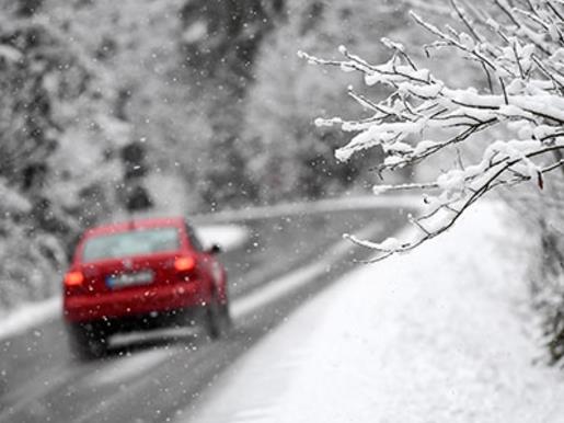 Променливо облачно време со повремен снег