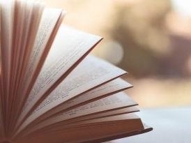 Компаниите за вештачка интелигенција масовно купуваат користени книги за да избегнат информации „загадени“ од вештачка интелигенција
