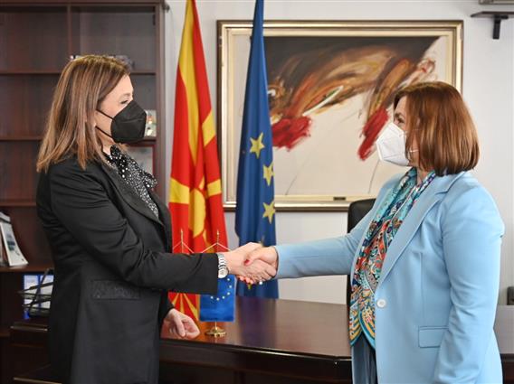 Јованка Тренчевска ја презеде функцијата министер за труд и социјална политика