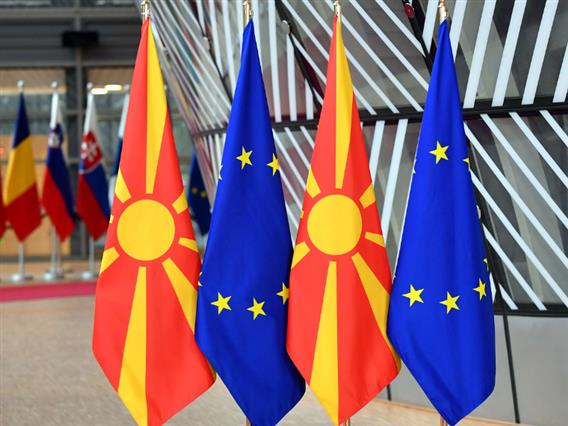 Анкета: Младите во Македонија поделени околу европската перспектива на земјата