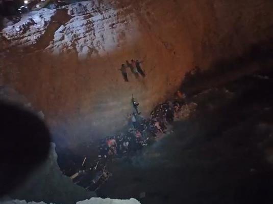 Во Грција се удавија 16 жени од Африка, мигранти од Блискиот исток се заглавија на карпа(ВИДЕО)