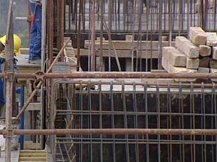 Работник починал по пад од висина во Скопје 