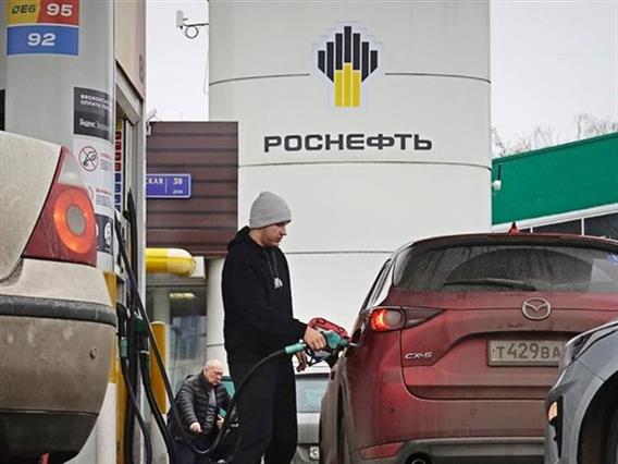 Русите одговорија на санкциите: Од сега Европа ќе живее без руска нафта 