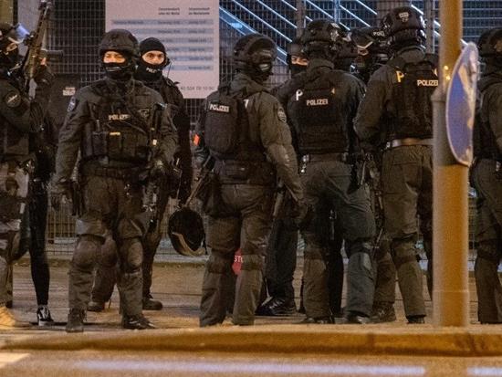 Специјалец е застрелан во полициска акција против екстремисти во Германија 