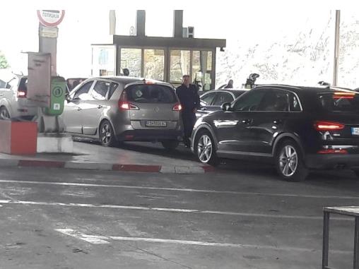 На „Богородица“ и „Табановце“ се чека околу половина час за влез и излез од Македонија