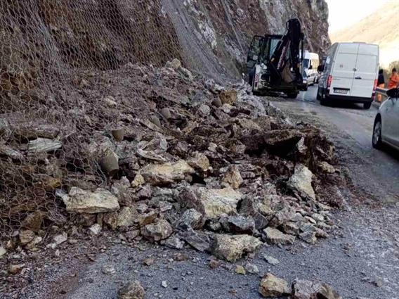 Магла на патот Тетово - Гостивар, одрон на патниот правец Берово - Струмица