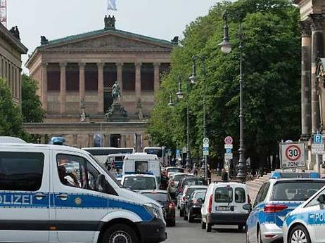 Германија го забрани муслиманското здружение Интерактив, се вршат рации и заплена на средства