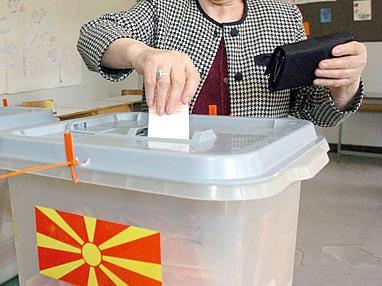 Во Охрид до 13 часот на изборите излегле околу 27 проценти, во Дебрца 26 отсто од гласачите