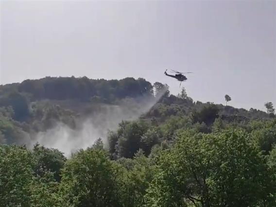 Два армиски хеликоптери го гаснат пожарот на планината Јабланица