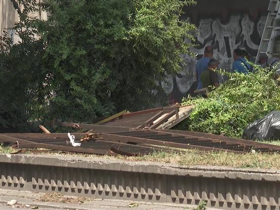 Поплавени подруми, оштетени автомобили, паднати дрвја–последици од невремето во Скопје и Тетово