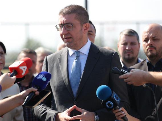 Мицкоски на промоција на дел од опремата за управување со отпад во Пелагонискиот и Југозападниот регион