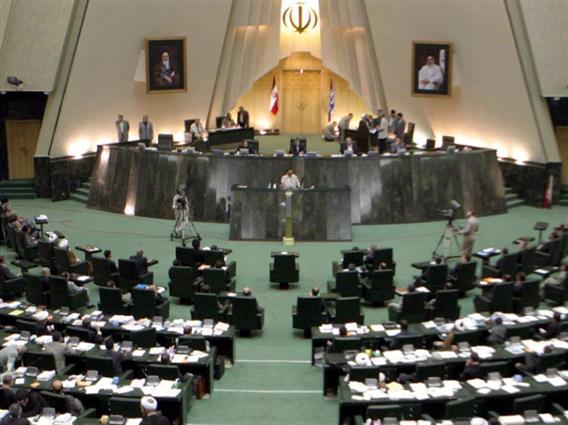 Иранскиот парламент подготвува закон за наплата за премин низ Ормуска Теснина