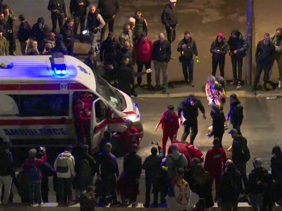 Блиц: Група мажи претепаа и клоцаа млад човек на плоштадот Никола Пашиќ во Белград