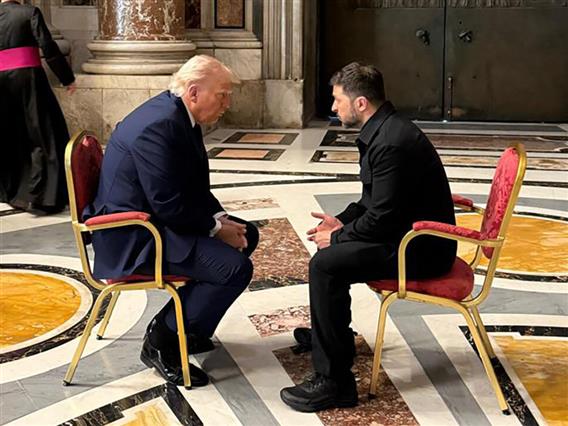 Трамп смета дека Зеленски е подготвен да го предаде Крим, му испрати порака на Путин 