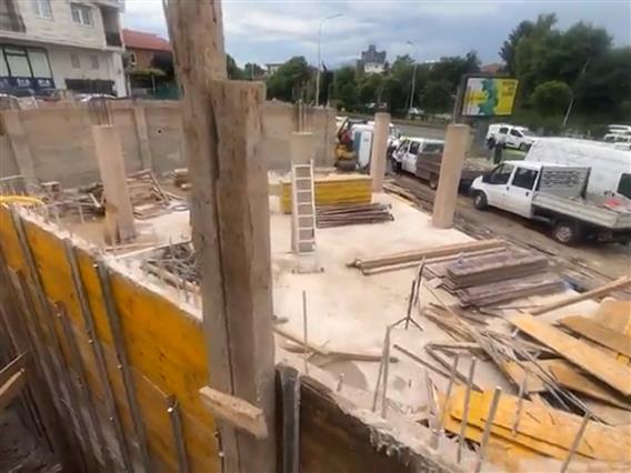 Арсовска во инспекција на градилиште во Чаир: „Прават зграда без ниту еден документ“