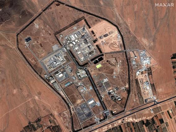 Американските сили ги нападнале трите главни нуклеарни постројки на Иран: Натанц, Исфахан и Фордо