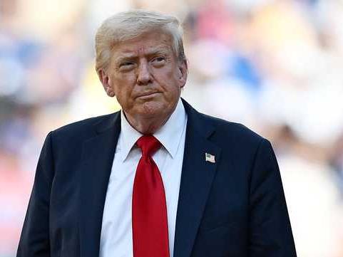 Трамп го тужи медиумскиот тајкун Руперт Мардок и „Wall Street Journal“ – им бара 10 милијарди долари