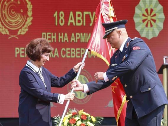 Сиљановска-Давкова: Армијата е столб на стабилноста и мирот, преку три децении ја пишува својата приказна како вистински чувар на татковината
