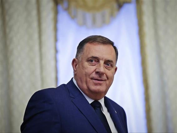 На Додик му се одзема дипломатскиот пасош, мора да го врати во рок од 15 дена 