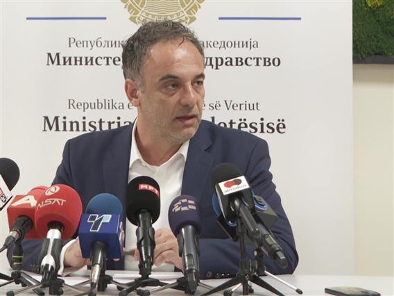 Министерот Алиу утре на средба со д-р Кедев, па на онлајн разговор со тројцата експерти