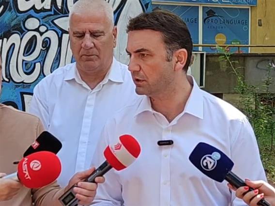 Бујар Османи за Мицкоски: Јавно нѐ напаѓа, а тајно праќа пораки за затоплување на односите