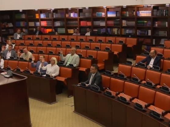Заем од 15 милиони евра за унапредување на основното образование, поддршка од Комисијата за финансирање и буџет