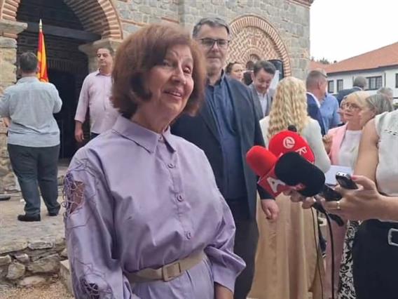 Сиљановска-Давкова: Наместо декларација за црвените линии на државата, партиите да се договорат како ќе настапуваат надвор од државата