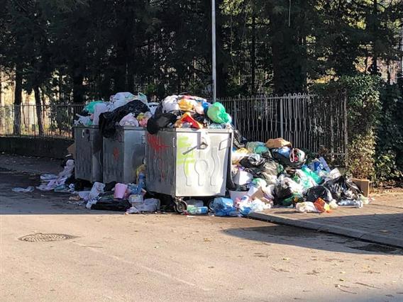 МЗ со препораки до граѓаните на Скопје, затрупани во смет  