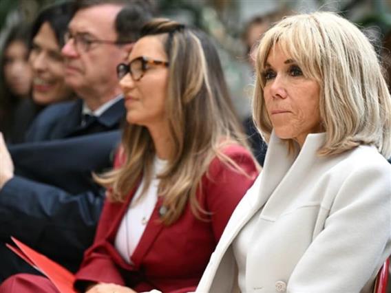 Ќерката на Брижит Макрон: Ѝ се влоши здравјето поради лудите теории дека е машко 