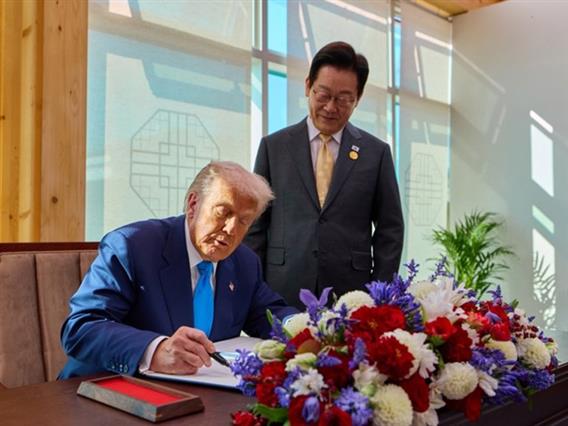 Трамп постигна трговски договор со јужнокорејскиот претседател, додека од Северна Кореја испукаа крстосувачки ракети земја- воздух 