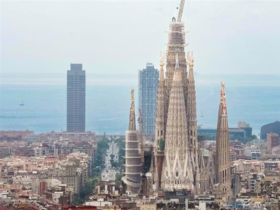 Саграда Фамилија од денеска и официјално стана највисоката црква на светот (ВИДЕО)