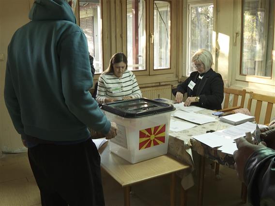 Изборен молк – гласаат болните и немоќните, лицата во старските домови